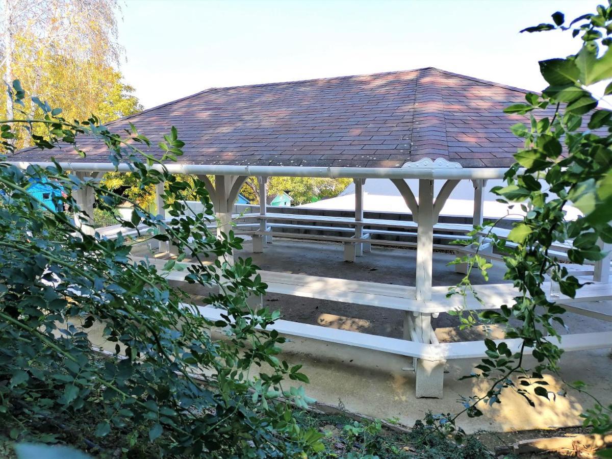 לינה וארוחת בוקר Győrújbarát Panorama Birtok - Wellness Panzio, Konferencia Es Rendezvenykoezpont מראה חיצוני תמונה