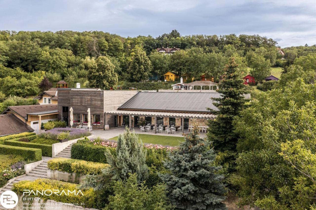 לינה וארוחת בוקר Győrújbarát Panorama Birtok - Wellness Panzio, Konferencia Es Rendezvenykoezpont מראה חיצוני תמונה