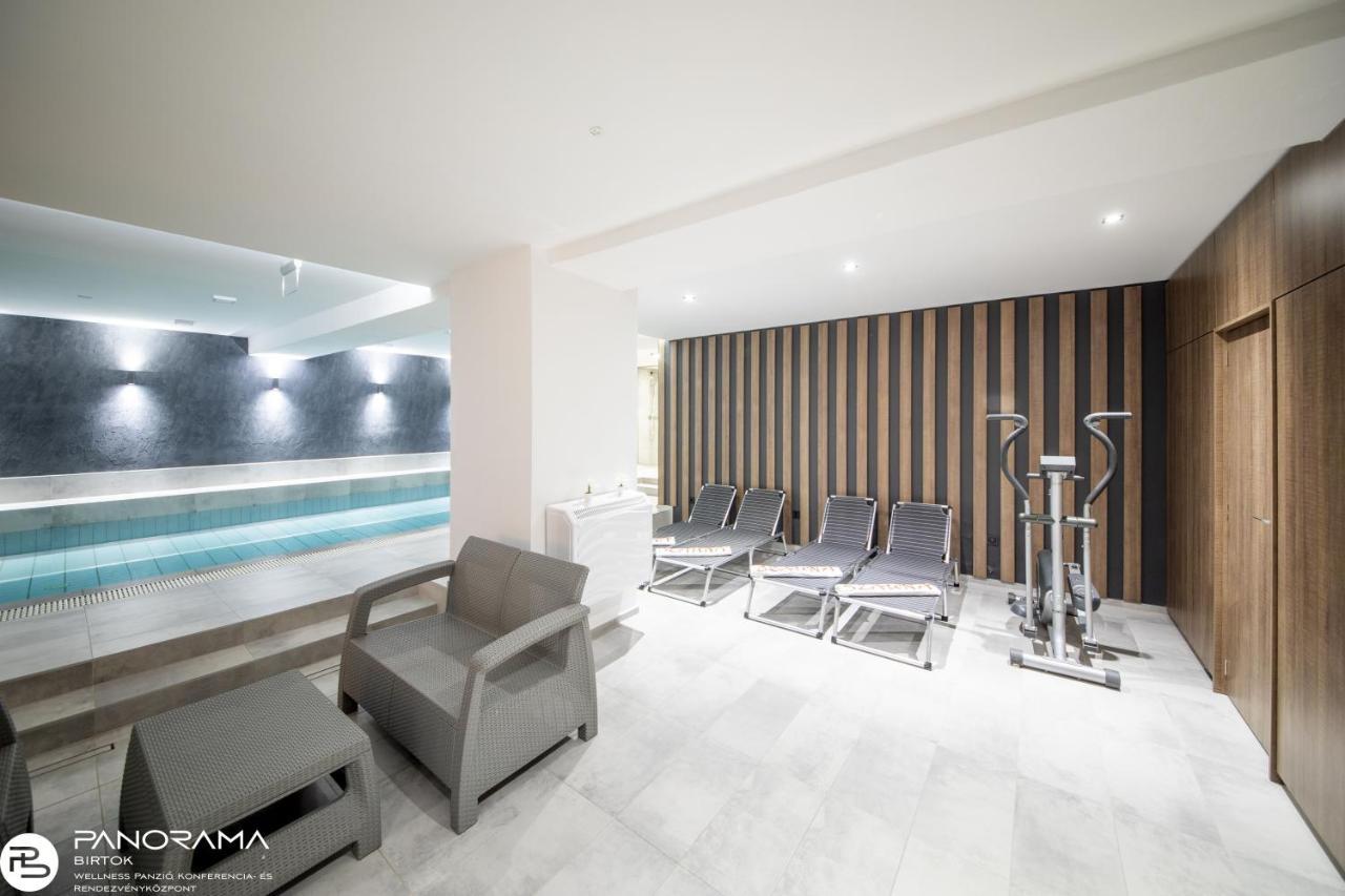 לינה וארוחת בוקר Győrújbarát Panorama Birtok - Wellness Panzio, Konferencia Es Rendezvenykoezpont מראה חיצוני תמונה