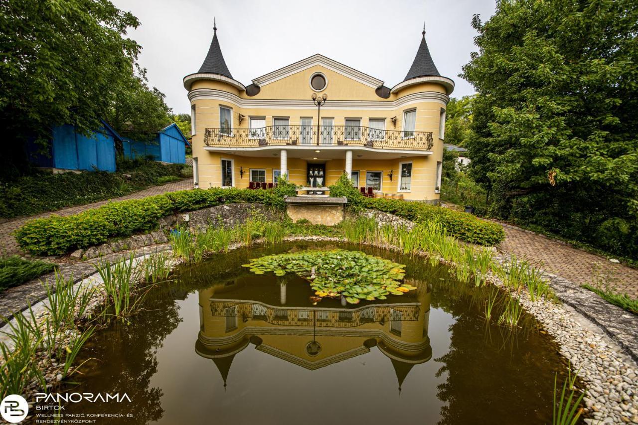 לינה וארוחת בוקר Győrújbarát Panorama Birtok - Wellness Panzio, Konferencia Es Rendezvenykoezpont מראה חיצוני תמונה